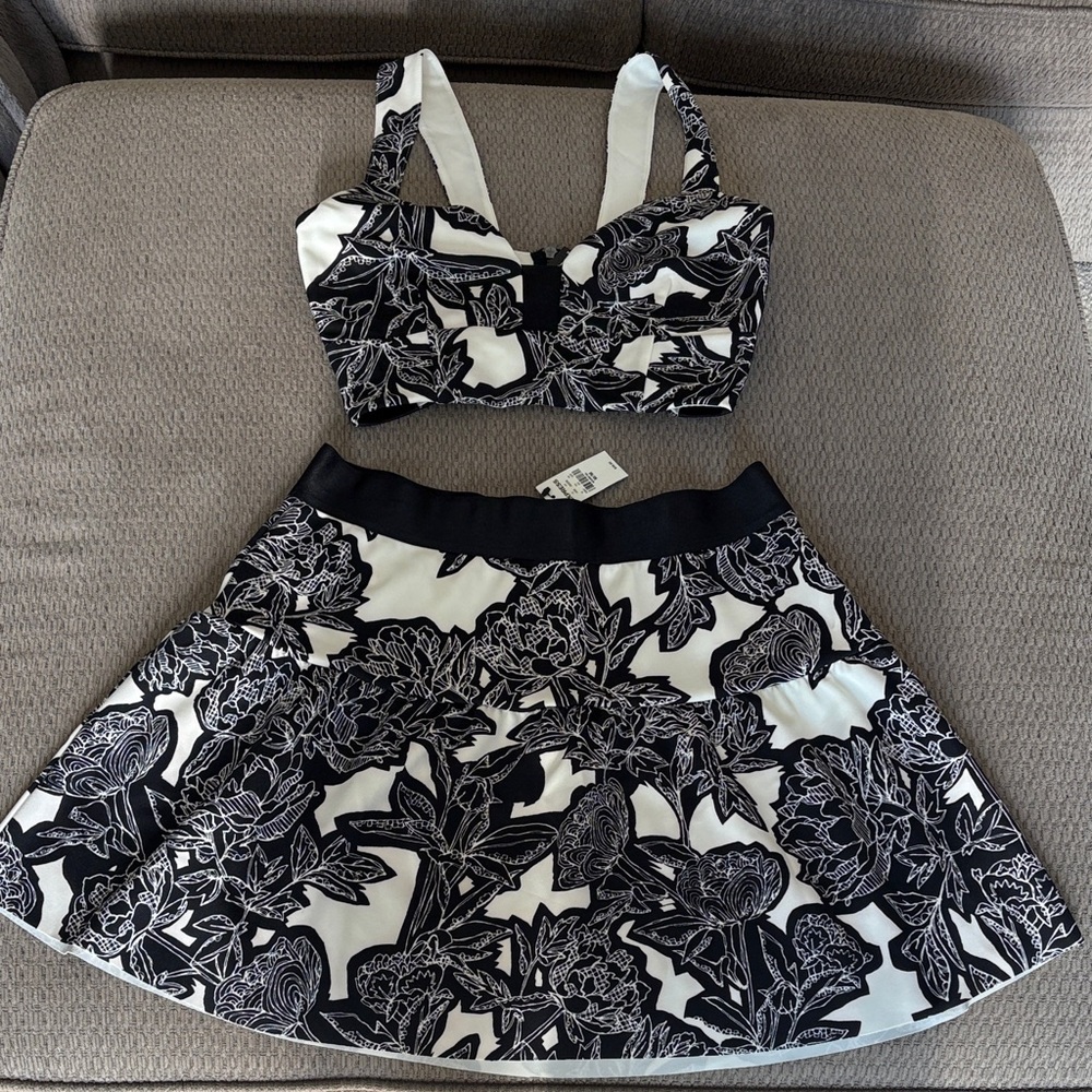 Express Monochrome Floral Set